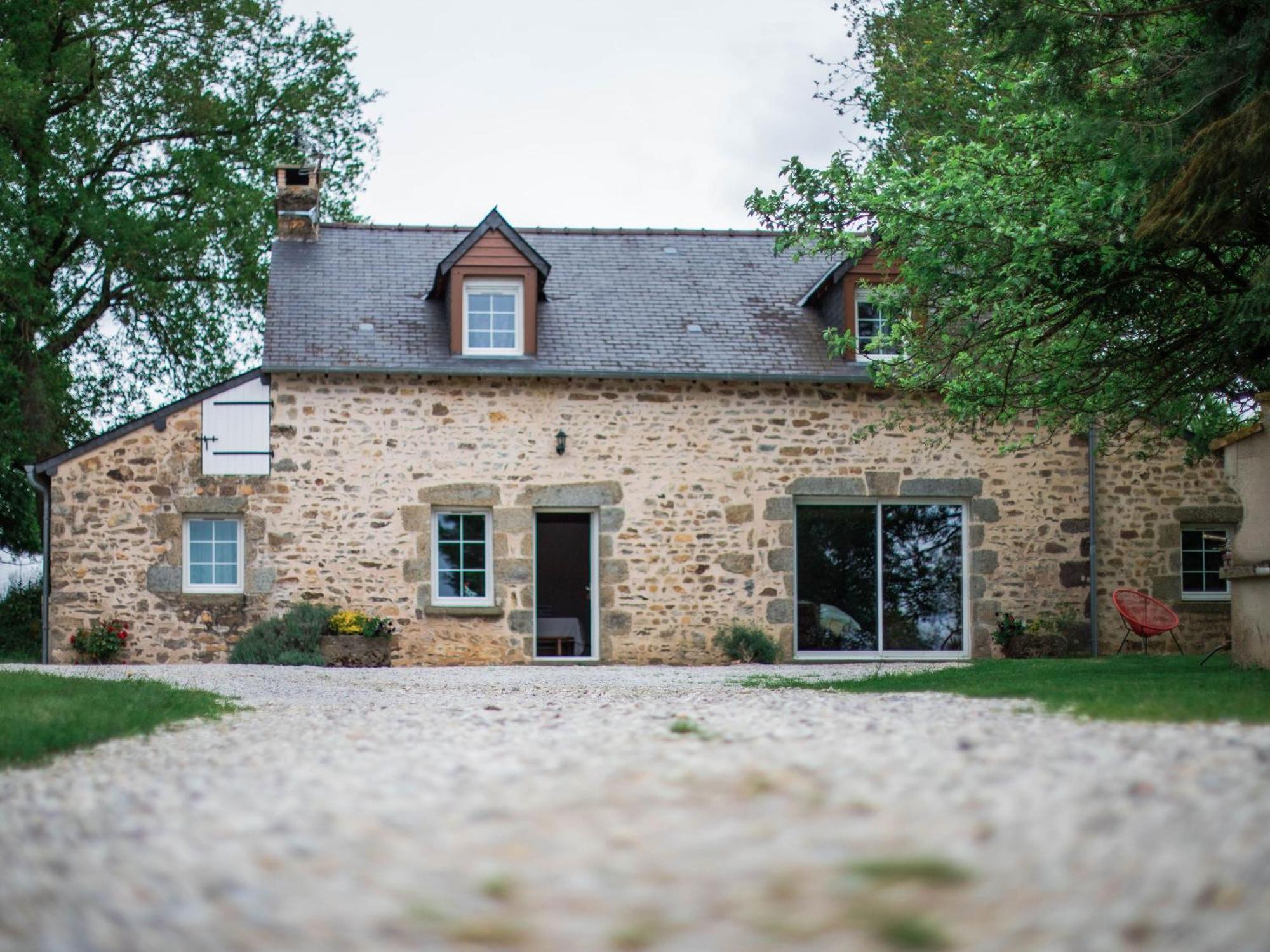 Gite De Charme Renove Avec Cheminee, Terrasse Et Proche Randonnees - Capacite 13 Pers. - Fr-1-410-179 Saint-Léonard-des-Bois Exterior foto